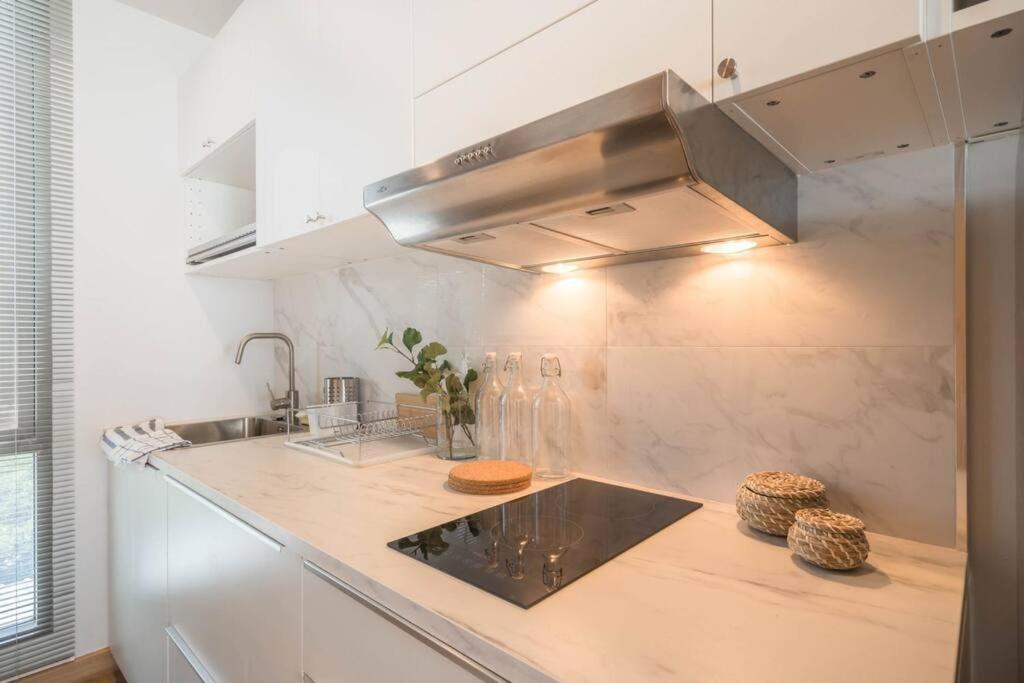 Marbella Beachfront Pattaya 3Br Bang Lamung Esterno foto